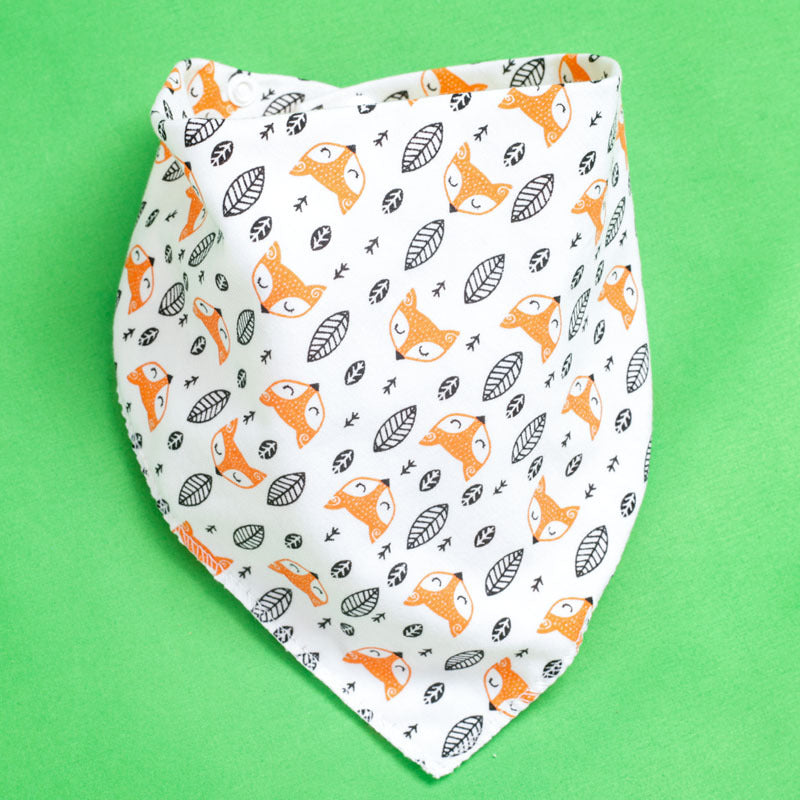 Infant Triangle-Shaped Drooling Bib