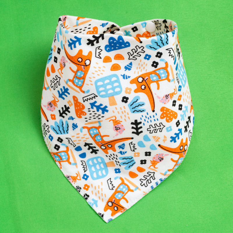 Infant Triangle-Shaped Drooling Bib