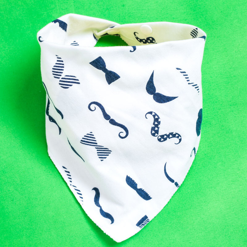 Infant Triangle-Shaped Drooling Bib