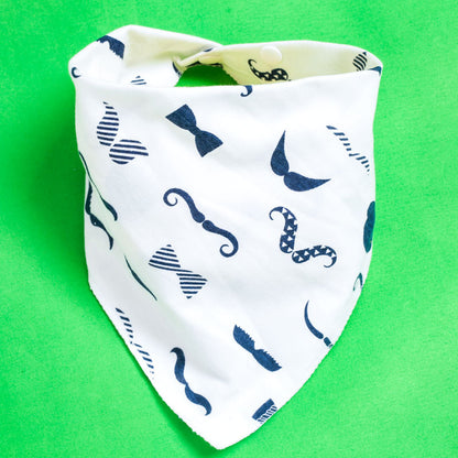 Infant Triangle-Shaped Drooling Bib